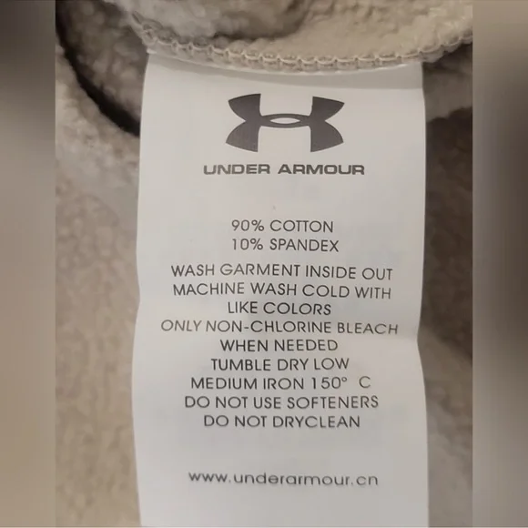 Mens Under Armour Hoodie Sweatshirt
2XL Cream & Gold W/Front Pocket - Picture 7 of 9